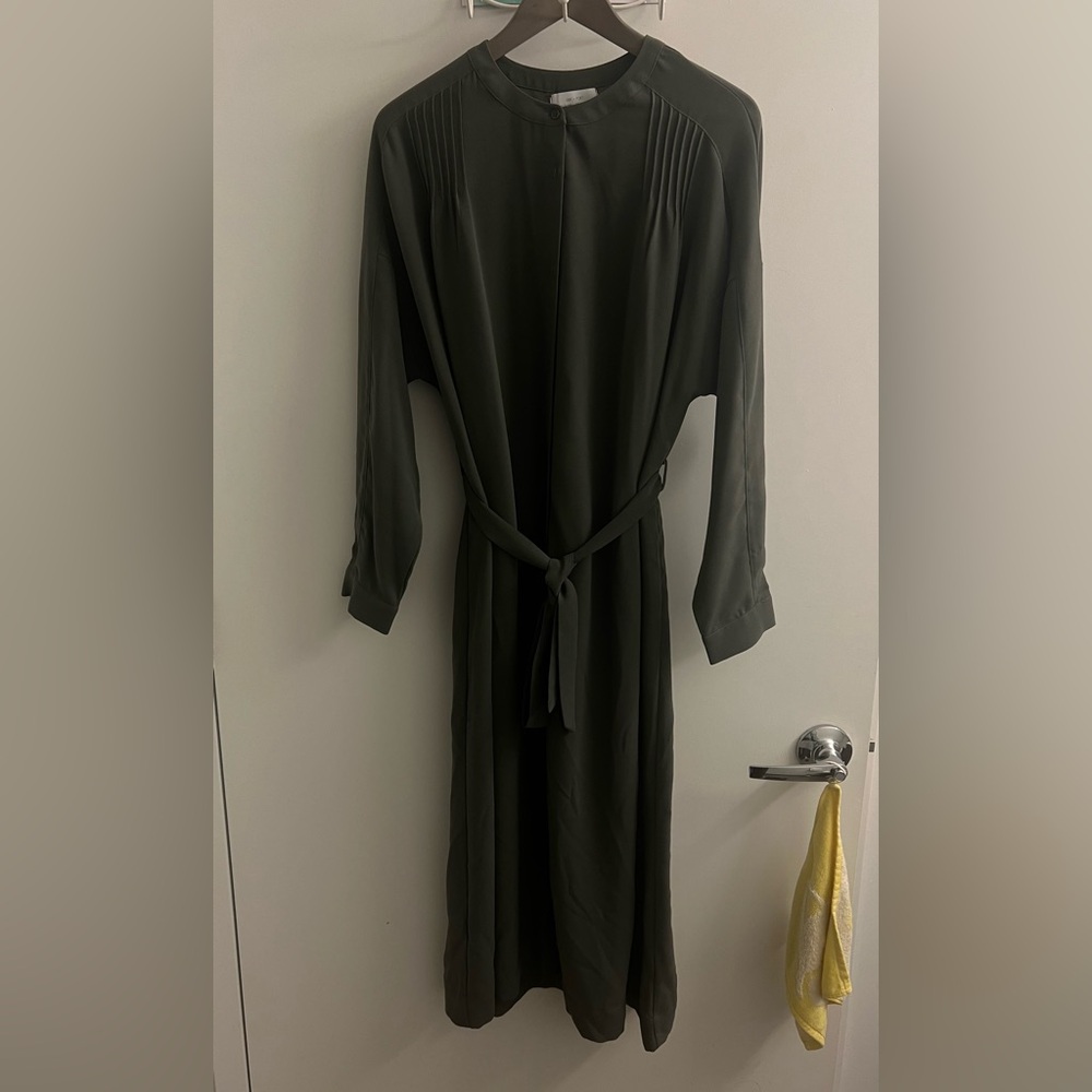 Oak+fort Minimalistic Elegant Dark Gray Long-Sleeve Dress